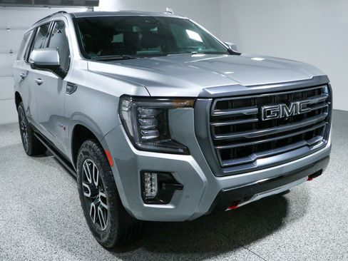 Used 2023 GMC Yukon AT4 w/ AT4 Premium Package AWD/4WD image 5