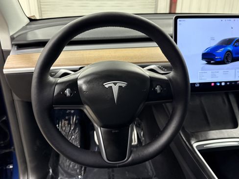 Used 2023 Tesla Model Y Performance image 7