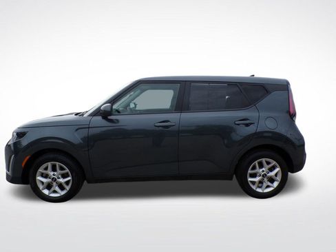 Used 2024 Kia Soul LX w/ Option Group 015 FWD image 2