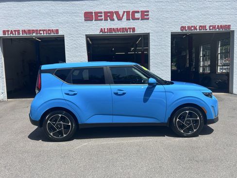 Used 2023 Kia Soul EX FWD image 9