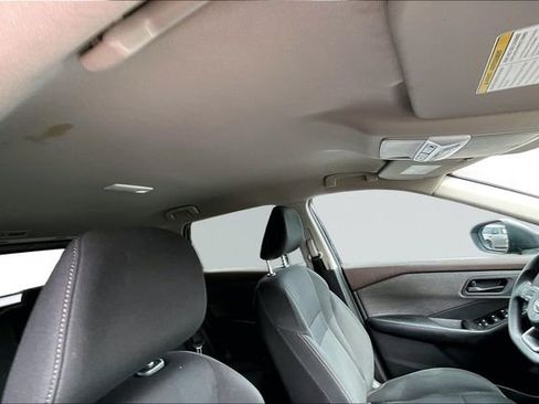 Used 2023 Nissan Rogue S image 19