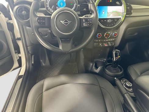 Used 2023 MINI Cooper 2-Door Hardtop image 27