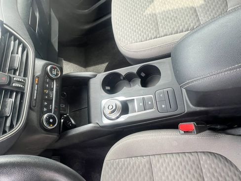 Used 2020 Ford Escape SE FWD image 27