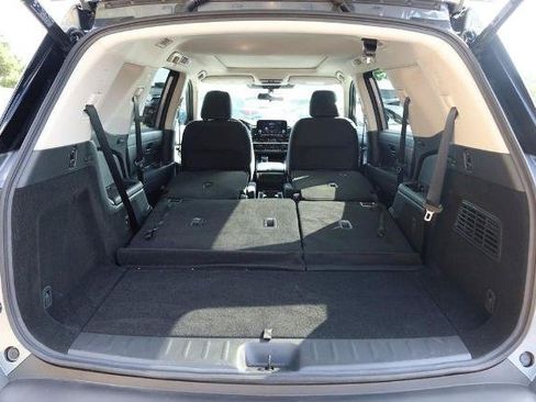 Certified 2025 Nissan Pathfinder SV w/ SV Premium Package FWD image 9