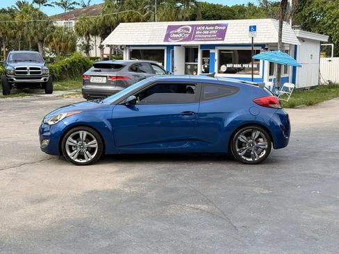 Used 2016 Hyundai Veloster w/ Option Group 02 FWD image 4