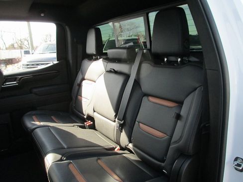 Certified 2023 GMC Sierra 1500 AT4 w/ AT4 Premium Package image 21