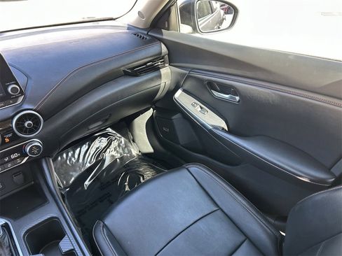 Certified 2022 Nissan Sentra SR w/ SR Premium Package image 17