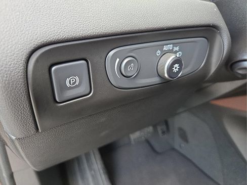 Used 2018 Buick Enclave Avenir w/ Avenir Technology Package FWD image 11