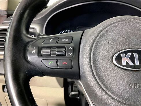 Used 2017 Kia Sorento LX w/ LX Convenience Package image 26