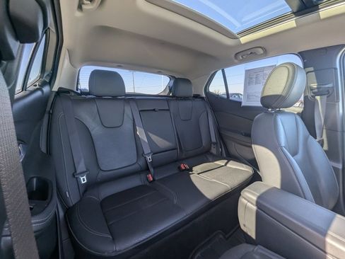 Used 2023 Buick Encore GX Essence w/ Experience Buick Package image 21