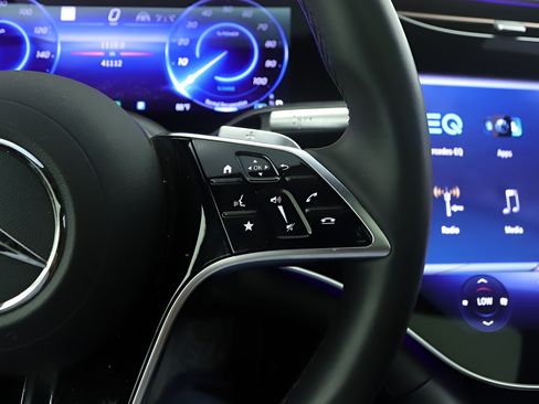 Certified 2023 Mercedes-Benz EQS 580 4MATIC Sedan image 12