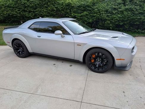 Used 2023 Dodge Challenger R/T Scat Pack RWD image 7