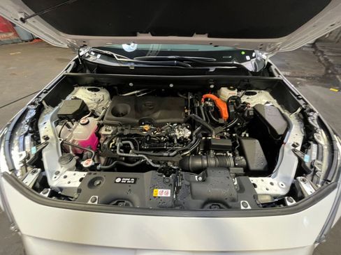 Used 2025 Toyota RAV4 LE image 32