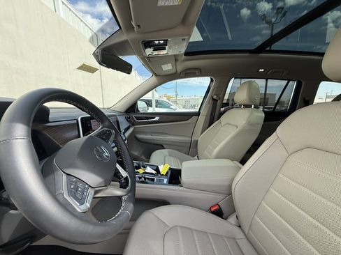 Certified 2025 Volkswagen Atlas SEL image 5