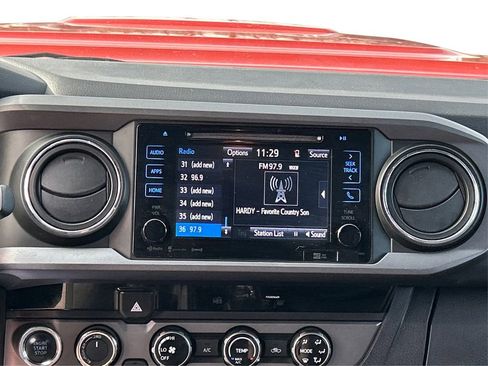 Used 2017 Toyota Tacoma 4x4 Double Cab image 16