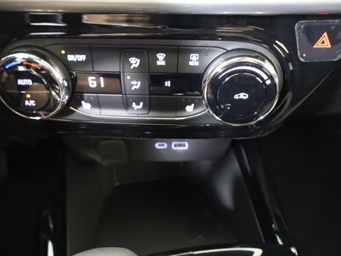 New 2026 Chevrolet Trax LT w/ LT Convenience Package FWD image 27
