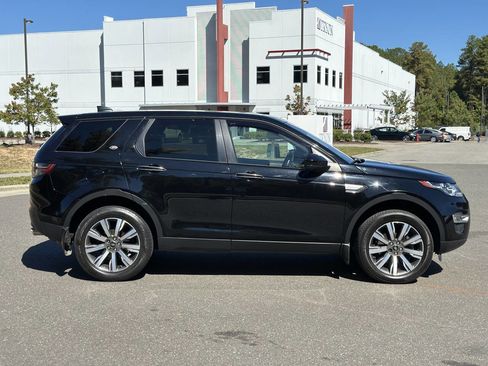 Used 2017 Land Rover Discovery Sport HSE Luxury image 8
