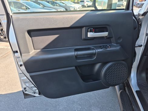Used 2008 Toyota FJ Cruiser 4WD image 12