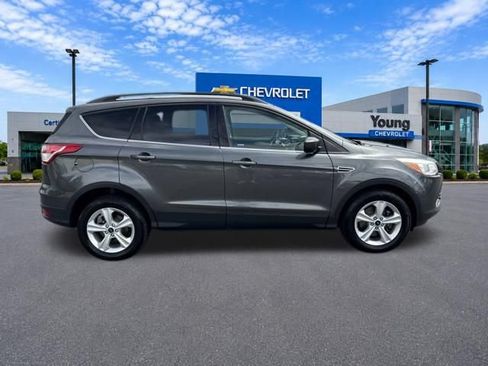 Used 2015 Ford Escape SE w/ Equipment Group 201A AWD/4WD image 8