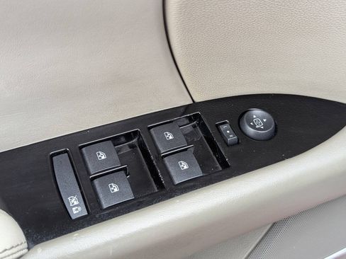 Used 2013 Cadillac XTS Platinum FWD image 26