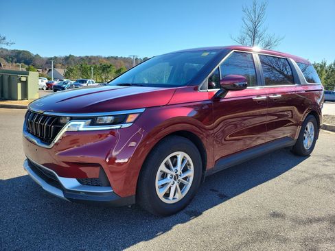 Used 2023 Kia Carnival LX image 24