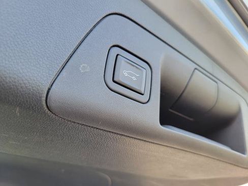 Used 2023 Buick Envision Avenir AWD/4WD image 31