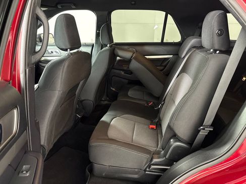 Used 2019 Ford Explorer XLT FWD image 20