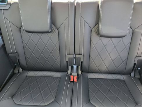 Used 2025 Volkswagen Atlas SEL Premium R-Line AWD/4WD image 29