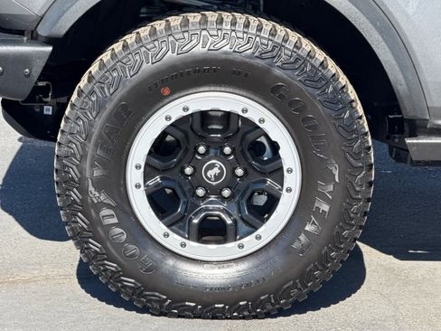 Used 2024 Ford Bronco Badlands image 32