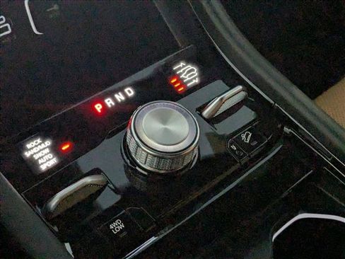 New 2025 Jeep Grand Cherokee Summit image 12