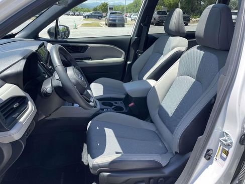 Certified 2025 Subaru Forester Premium AWD/4WD image 8