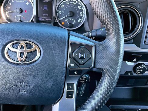 Certified 2019 Toyota Tacoma SR5 image 19