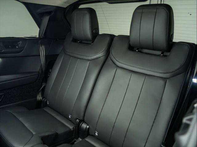 New 2026 Land Rover Range Rover Long Wheelbase SE AWD/4WD image 18