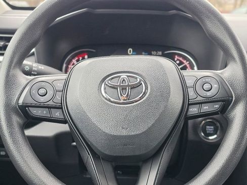 Used 2025 Toyota RAV4 XLE image 28