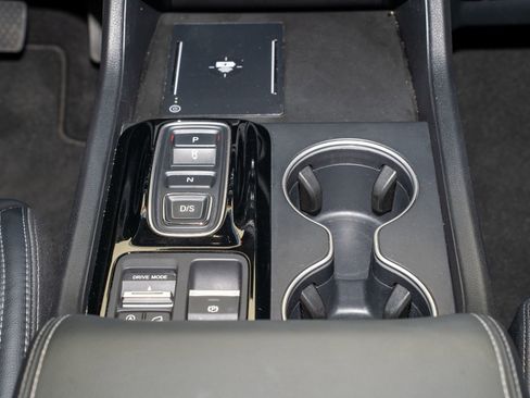 Certified 2025 Honda Pilot Touring image 27