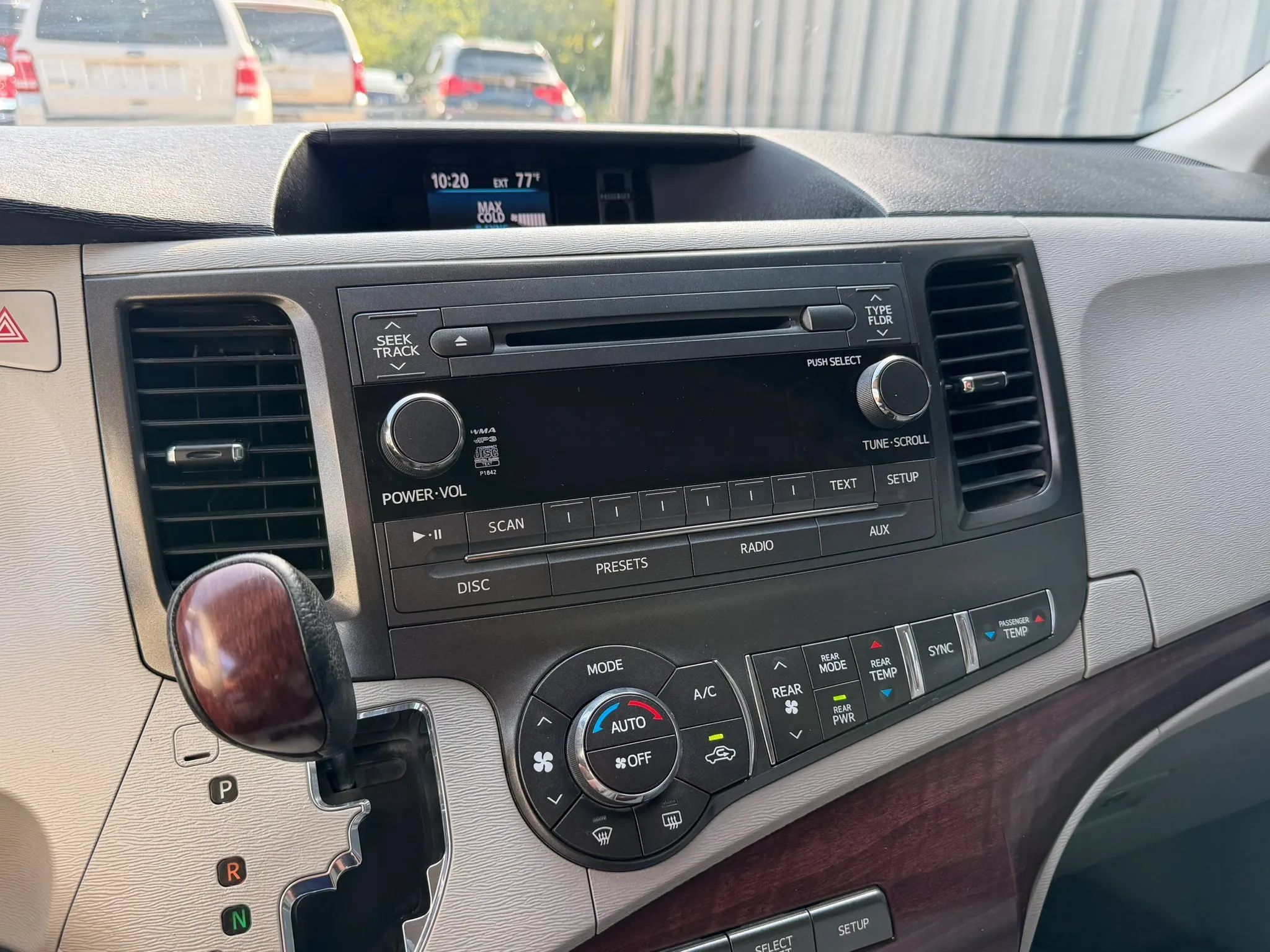 Used 2013 Toyota Sienna XLE FWD image 12