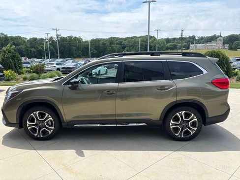 Used 2024 Subaru Ascent Limited w/ Technology Package AWD/4WD image 4
