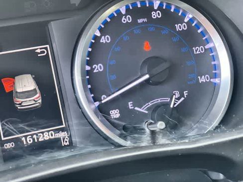 Used 2018 Toyota Highlander LE FWD image 19