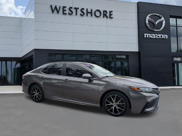 Used 2021 Toyota Camry SE FWD image 1