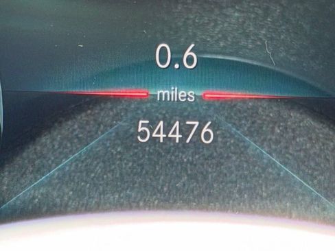 Used 2022 Mercedes-Benz GLB 250 4MATIC image 26
