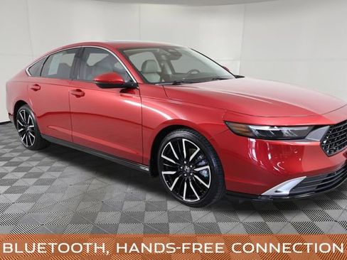 Used 2024 Honda Accord Touring image 3