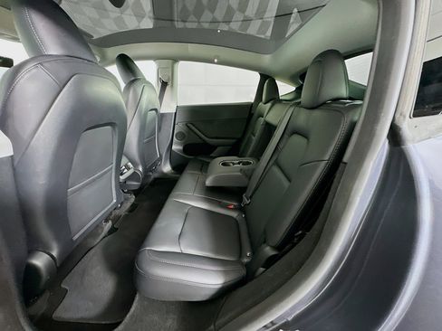 Used 2023 Tesla Model Y Long Range image 27