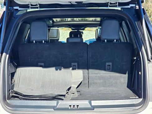 Used 2023 Ford Expedition Platinum image 10