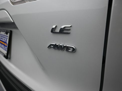 Used 2022 Toyota Corolla Cross LE image 31