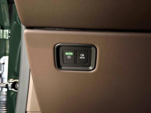 Certified 2024 Porsche Macan 4 Electric image 30