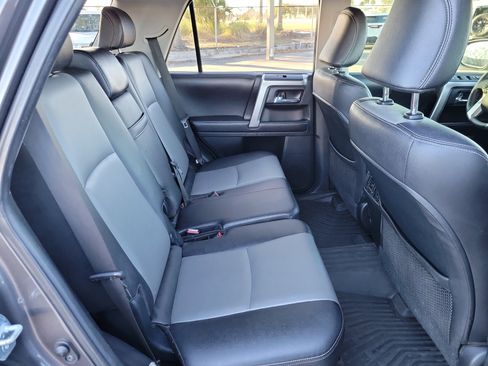 Used 2017 Toyota 4Runner SR5 image 27