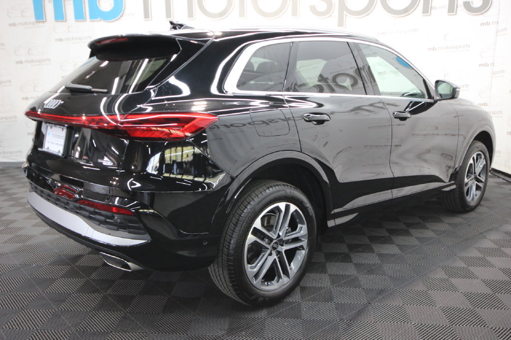 Used 2025 Audi Q5 Premium w/ Convenience Package AWD/4WD image 9