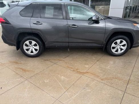 Used 2022 Toyota RAV4 LE AWD/4WD image 8