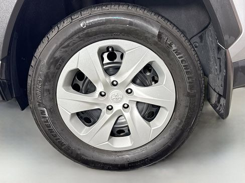 Certified 2023 Toyota RAV4 LE image 27