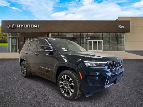 Used 2023 Jeep Grand Cherokee Overland image 3